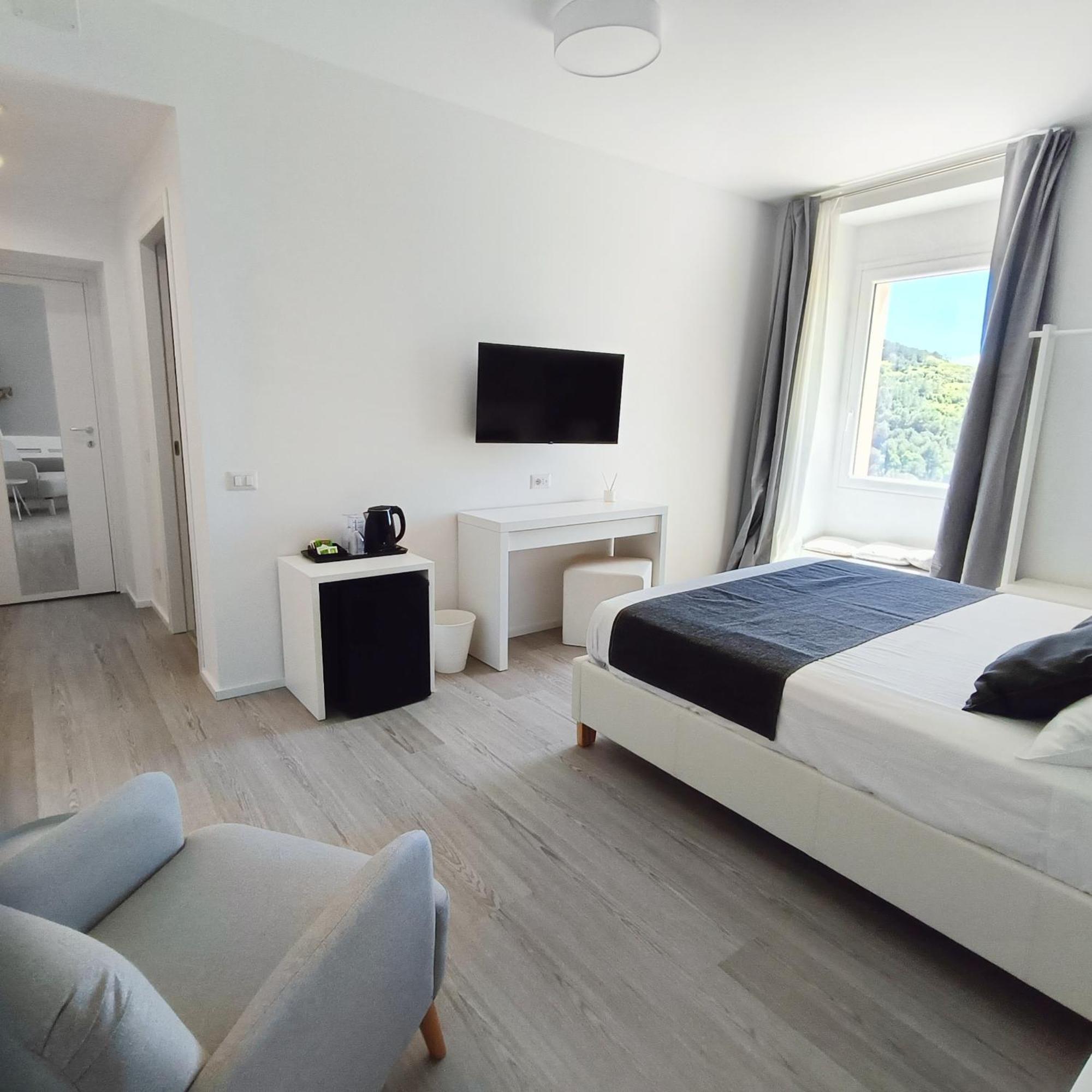 Tuffudesu Experience (Adults Only) Bed & Breakfast Osilo Ruang foto
